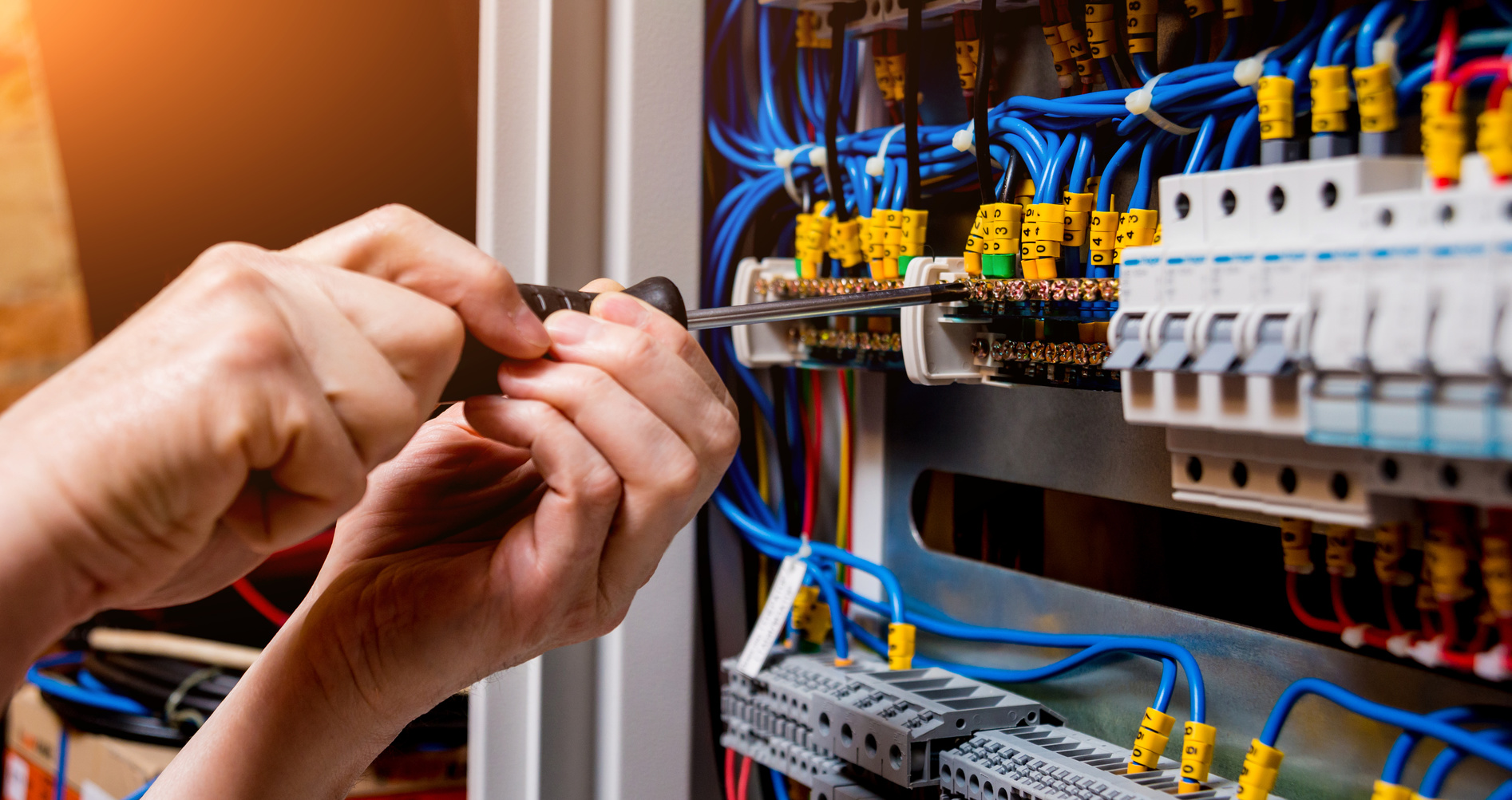 Electrician in dubai hills